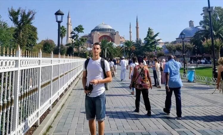 Kevin vor der Hagia Sophia, Istanbul, Türkei